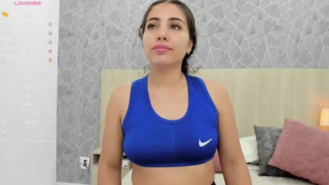 Snapshot of sara_melo chatting on September 26, 11:30 am Sara online show from September 26, 11:30 am