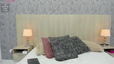 Snapshot of sara_melo chatting on October 21, 1:59 pm Sara online show from October 21, 1:59 pm