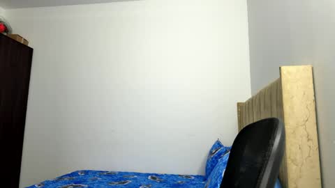 Sara online show from April 15, 9:37 pm