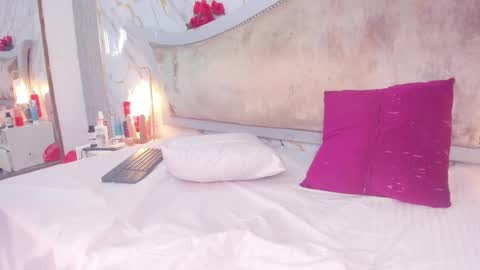 Snapshot of sara_rozze chatting on October 13, 9:56 am sara online show from October 13, 9:56 am