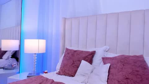 sara_sanders online show from October 3, 9:31 pm