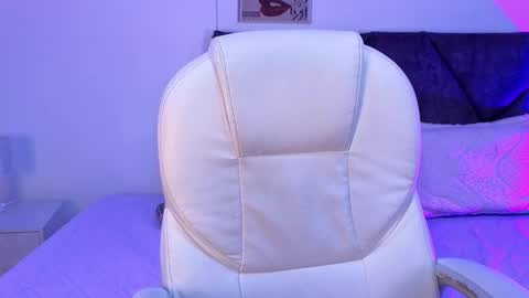 sara  online show from September 19, 4:06 pm