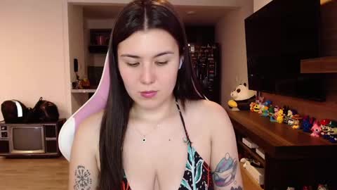 Snapshot of sara_sunrise_ chatting on January 23, 5:52 pm Sara online show from January 23, 5:52 pm