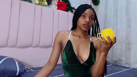 SARA 730 A 200 PM  online show from December 24, 1:17 pm