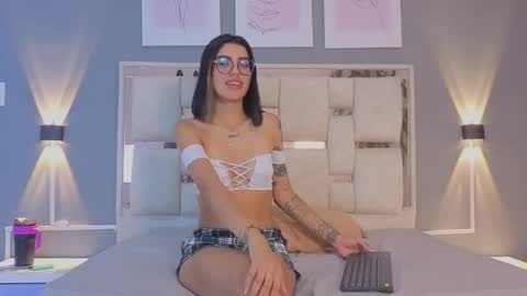 Snapshot of saraa_nix chatting on September 11, 3:29 am sara online show from September 11, 3:29 am