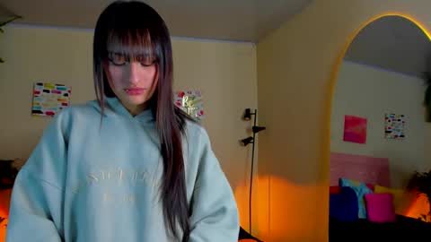 Sarah Ramirez online show from December 11, 5:10 am