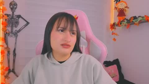 Sarah Ramirez online show from October 25, 4:31 am