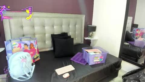 SaraAvila  online show from October 19, 12:29 pm