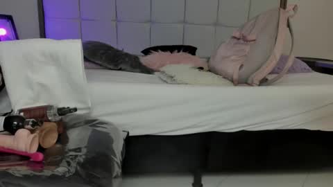 Snapshot of saraby_blandon chatting on February 22, 10:29 am   online show from February 22, 10:29 am