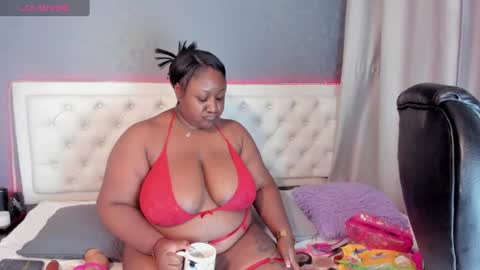 Snapshot of saraby_blandon chatting on January 10, 10:28 am   online show from January 10, 10:28 am