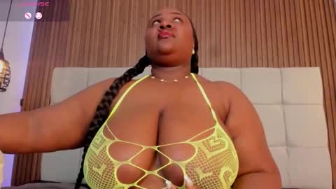 Snapshot of saraby_blandon chatting on September 12, 11:28 am   online show from September 12, 11:28 am