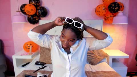 saradunss online show from November 2, 8:12 pm