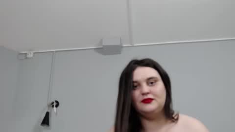 Snapshot of saraelise chatting on September 28, 5:47 am saraelise online show from September 28, 5:47 am