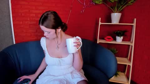 Sarah online show from October 5, 10:31 am