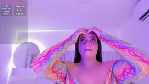 Sarah Bonneth online show from December 27, 11:17 am
