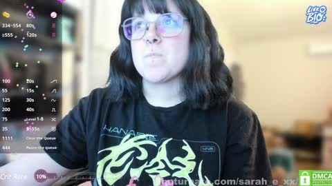 Snapshot of sarah_e_xx chatting on December 3, 12:00 am Sarah online show from December 3, 12:00 am