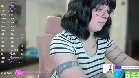 Snapshot of sarah_e_xx chatting on January 24, 2:07 am Sarah online show from January 24, 2:07 am