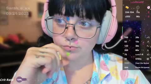 Snapshot of sarah_e_xx chatting on September 22, 1:15 am Sarah online show from September 22, 1:15 am