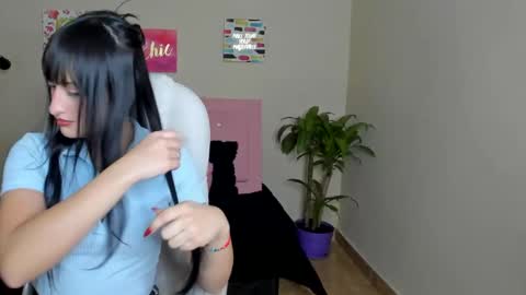 Sarah Ramirez online show from February 25, 11:54 am