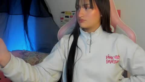 Sarah Ramirez online show from December 27, 5:31 am