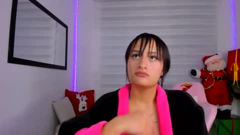 Sarah Ramirez online show from December 19, 4:37 am