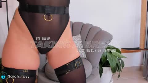 Snapshot of sarah_rayy chatting on January 10, 9:10 pm sarah_rayy online show from January 10, 9:10 pm