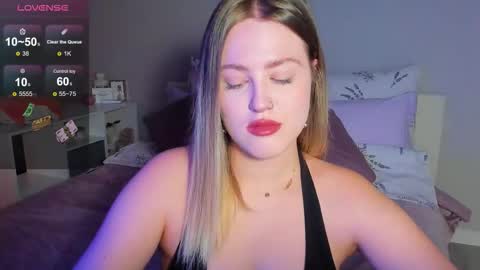 Snapshot of sarah_soul chatting on October 24, 12:28 am Sarah online show from October 24, 12:28 am