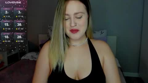 Snapshot of sarah_soul chatting on October 2, 12:59 am Sarah online show from October 2, 12:59 am