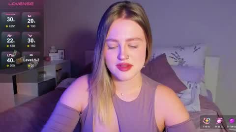 Snapshot of sarah_soul chatting on October 27, 1:12 am Sarah online show from October 27, 1:12 am