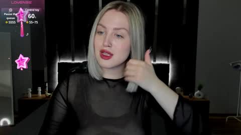 Snapshot of sarah_soul chatting on February 6, 12:54 am Sarah online show from February 6, 12:54 am