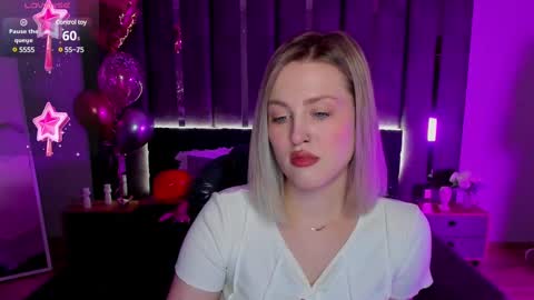 Snapshot of sarah_soul chatting on March 6, 1:05 am Sarah online show from March 6, 1:05 am