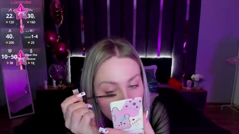 Snapshot of sarah_soul chatting on March 9, 1:04 am Sarah online show from March 9, 1:04 am