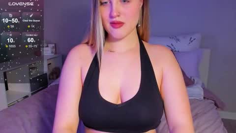 Snapshot of sarah_soul chatting on October 18, 2:03 am Sarah online show from October 18, 2:03 am