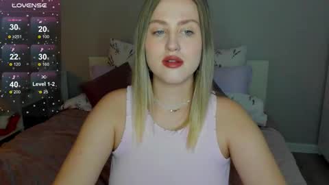 Snapshot of sarah_soul chatting on October 8, 12:26 am Sarah online show from October 8, 12:26 am