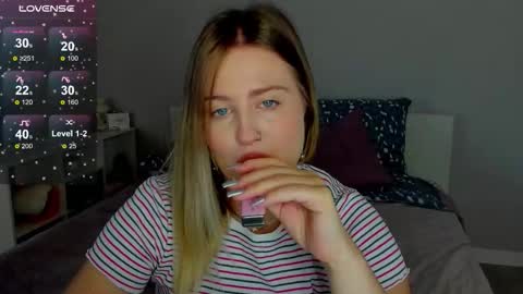 Snapshot of sarah_soul chatting on September 16, 12:40 am Sarah online show from September 16, 12:40 am