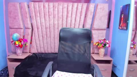 Sarah online show from October 10, 2:22 pm