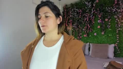 Sarah Deyvis online show from February 23, 2:16 pm