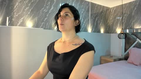 Sarah Deyvis online show from January 3, 1:58 pm