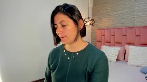 Sarah Deyvis online show from January 14, 2:11 pm