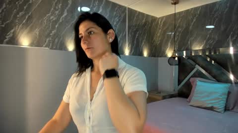 Sarah Deyvis online show from December 29, 2:21 pm