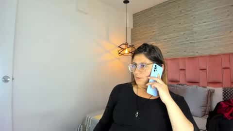 Sarah Deyvis online show from October 9, 8:13 pm