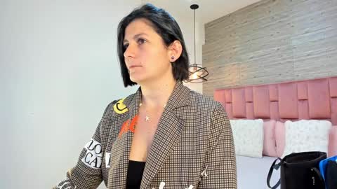 Sarah Deyvis online show from January 16, 1:47 pm