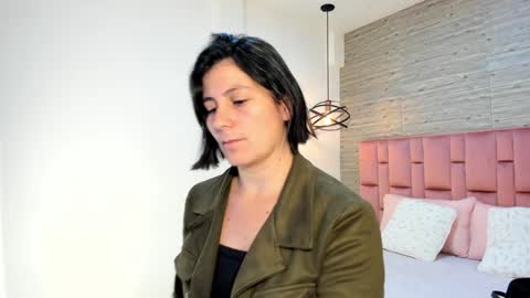 Sarah Deyvis online show from January 20, 2:03 pm