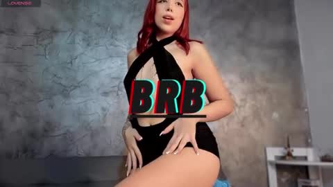 sarahgrant_ online show from October 28, 3:23 am