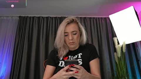 Snapshot of sarahjadore chatting on February 27, 7:47 pm Sarahjadore online show from February 27, 7:47 pm