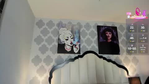 Sarah online show from November 5, 8:25 pm