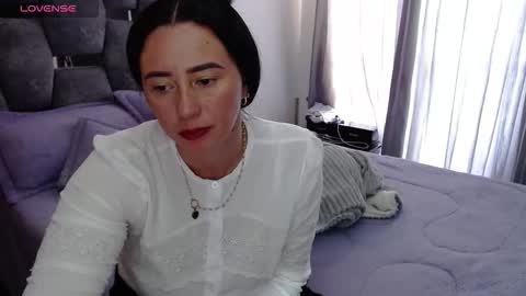 Snapshot of sarahott_1 chatting on October 21, 8:13 pm Lia online show from October 21, 8:13 pm