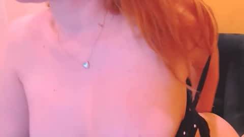 Sarah  Follow me  Thumb UP  online show from January 23, 7:00 am