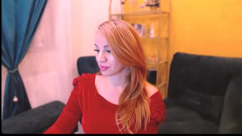 Sarah  Follow me  Thumb UP  online show from December 9, 7:06 am