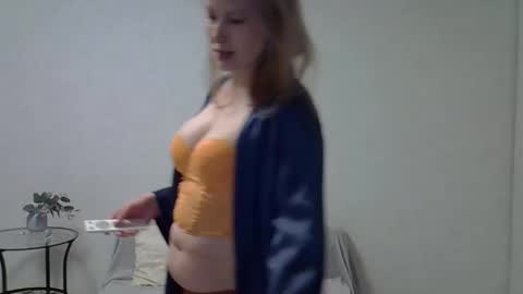 Snapshot of sarahphelps chatting on March 7, 6:22 pm sarahphelps online show from March 7, 6:22 pm